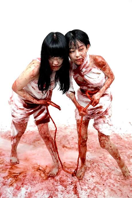 2 Girls 1 Gut